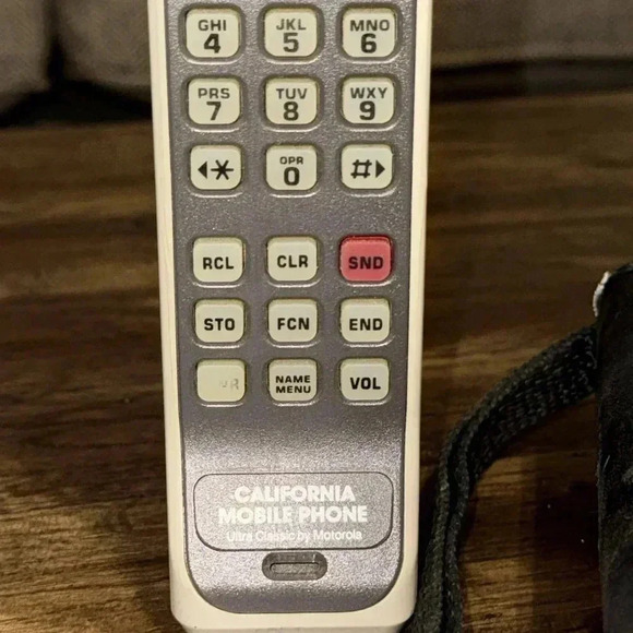 VTG RARE California Mobile Cell Phone Ultra Classic by Motorola w/Antenna & Bag - Picture 5 of 17
